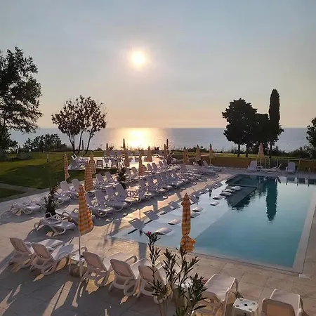 Allure Panoramicsea View,pool & Spa,free Parking,varna