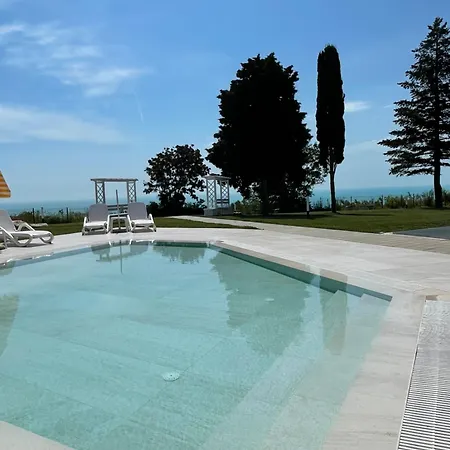 Allure Panoramicsea View,pool & Spa,free Parking,varna Golden Sands