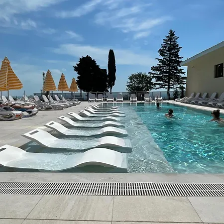 Allure Panoramicsea View,pool & Spa,free Parking,varna *